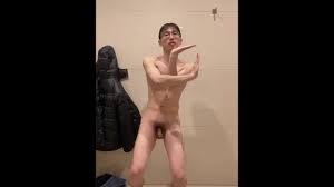 高校生　ストリップ　全裸で踊ってみた　音ハメ、セクシーさで体を魅せるダンス　全裸長め　Generate Some Action Fatback 4Way