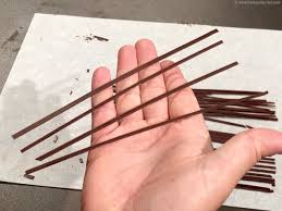Batonnets En Chocolat Recette En 2020 Chocolat Decoration Chocolat Batonnet