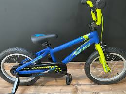 J16 is possible a test or transition aircraft. Merida Matts J16 2018 Matt Blau Gelb 9 Nubuk Bikes