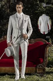 Abiti da sposa colore grigio perla 5000 prodotti in. Abito Damascato Grigio Perla Ricamato Argento Per Lo Sposo Completo Ongala 2036 Sposo Abiti Abiti Da Sposa Gotici