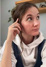 Ellen Kyles's Instagram, Twitter & Facebook