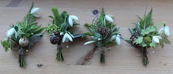 A small bouquet of snowdrops!!! Pin By Kirsty Braid On Rustic Wedding Flowers Bright Wedding Flowers Wedding Flowers September Wedding Flowers