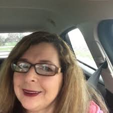 Tracy Kapp's Instagram, Twitter & Facebook