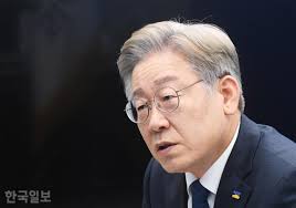 이재명 성남시장이 8일 자신의 가슴에 달린 노란리본을 보고 지겹다고 말한 여성을 향해 일침을 가했다.이날 이 시장은 지방교부세법 시행령 관련. ì´ìž¬ëª… ìœ¤ì„ì—´ ìµœìž¬í˜• ëŒ€í†µë ¹ì´ ìž¥ë‚œì¸ê°€ ê³µë¶€ ì œëŒ€ë¡œ í•˜ë¼