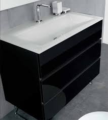 Dédiée aux petits espaces, la gamme pop propose des petits meubles de salle de bain qui se glissent là où vous en avez besoin : Meubles Salle De Bains Noirs