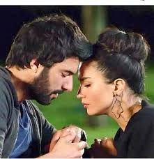 Elif Omer Kara Para Ask Celebridades Actrices