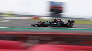 Lewis hamilton does not feel he should have to apologise to formula 1 title rival max verstappen for their controversial british grand prix . Irv2ahjeenb Dm