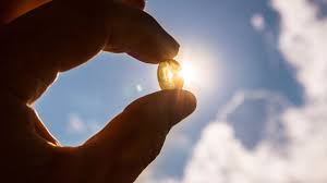 Insbesondere wenn sie es in hohen mengen ohne vitamin k einnehmen, sammelt es sich im körper an den falschen stellen an, was zu gesundheitlichen beeinträchtigungen führen kann. Vitamin D Bundesinstitut Empfiehlt Die Einnahme Nur Fur Einzelne Personengruppen Stern De