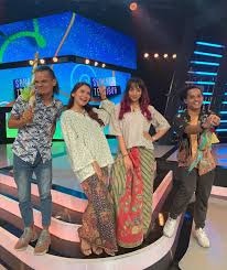 View latest posts and stories by @mrsaprenamanrose wan syahera putri aprena in instagram. Wan Syahera Putri Aprena On Instagram Terima Kasih Yang Tengok Tadi Dan Dm Kita Harap Semua Terhibur Haha Tapi Tak Boleh Lawan Pelawak Kegemaran Kita Ni