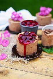 Die 173 besten rezepte zu kirschen im glas. Geeiste Schoko Mousse Mit Kirschen Iced Chocolate Mousse With Cherries Dessert Ideen Nachspeise Einfacher Nachtisch