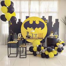 Featured here are decorations, invitations, cake, favors and more. Batman Party Centerpieces Shefalitayal