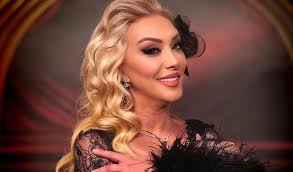 Kanal D Ana Haber'in yeni ismi Deniz Bayramoğlu eşi Ece Üner ile rakip  oldu!