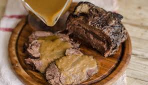 A fine cottura la carne dovrà essere tenerissima e succosa. Brasato Al Vino Rosso Crockpot Italy