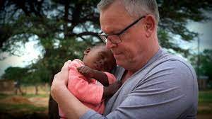 Han var så barnslig att man ibland kunde tro att han var 16 år när han i själva verket var 23 och fortfarande bodde hemma, skrattar ulrika andersson. Janne Andersson Reser Med Unicef Till Botswana Youtube