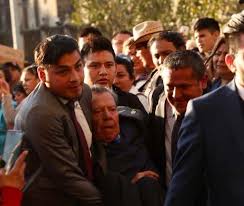 El presidente diputado porfirio muñoz ledo: Porfirio Munoz Ledo Se Desvanece A Las Afueras De Palacio Nacional