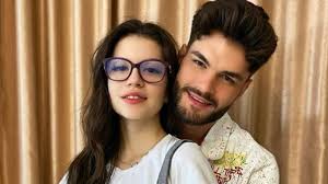 Edward sanda — inimi pierdute 03:04. Cleopatra Stratan A Implinit Varsta De 18 Ani Edward Sanda A Surprins O Cu Cea Mai EmoÈ›ionantÄƒ DeclaraÈ›ie De Dragoste Publika Md Aici Sunt È™tirile