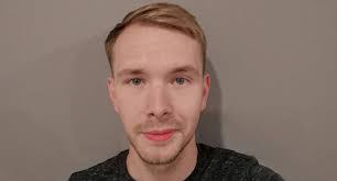 Aaron Watts's Instagram, Twitter & Facebook