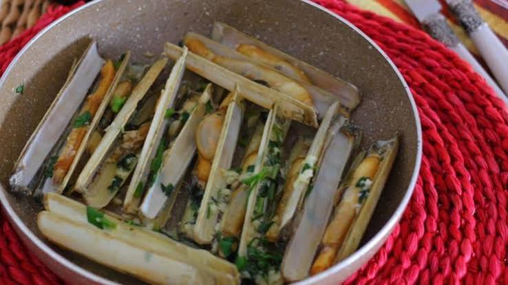 Garlic Razor Clams