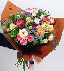 Elige la floristería online florclick para los regalos con las flores más bonitas. Ramo Campestre Premium Grande Cod140 La Florera Flores A Domicilio
