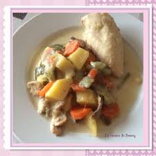 Ce Plat C Est Un Delice La Sauce Est Cremeuse Les Legumes Fondants Et Le Tout Est Pret En Un Rien De Temps Recettes De Cuisine Filet Poulet Poulet Au Fromage