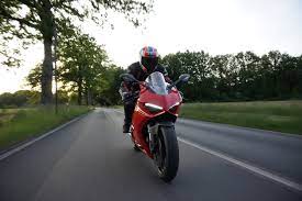 Driver francesco bagnaia of ducati lenovo team was born 14/01/1997. Ducati Panigale V2 Weniger Ist Mehr Automagazin At