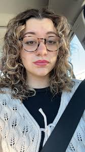 Hey guys! My names Ava i'm an incoming freshman to ole miss and i'm looking  for a roommate so i can get to know you before the cut off, im a music