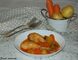 In questa puntata, la preparazione delle cosce di pollo con funghi e carote in salsa di pomodoro. Brodo Di Pollo Con Patate E Carote