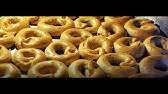 Avrete realizzato così i taralli. Taralli Pugliesi Friabili Ricetta Perfetta Della Nonna Con Olio E Vino Bianco Youtube