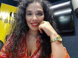 Feliz inicio de semana! ¡Adoro los lunes! 🕘📻📲😍😊😍