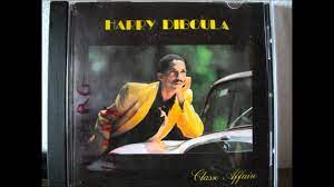 Fort de nombreux succès est actuellement l'un des chanteurs de zouk le plus populaire. Harry Diboula Tu Me Manque Chords Chordify