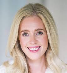 Gillian Goodrich's Instagram, Twitter & Facebook