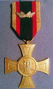 The honour cross of the world war 1914/1918, first world war german service medal. Bundeswehr Cross Of Honour For Valour Wikipedia