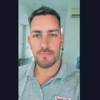 40+ perfiles de «Broz»