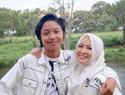 Umur 17 tahun) merupakan aktris dan model berkebangsaan indonesia. Profil Dan Biodata Lengkap Keisha Alvaro Pemeran Roni Di Sinetron Dari Jendela Smp Atau Dari Jendela Sma Berita Kbb