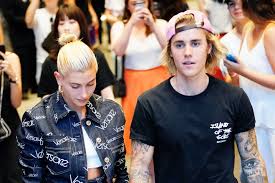 Hailey baldwin seems to have replaced her engagement ring with two bands, one diamond and one gold. Hailey Baldwin Reportedly Gave Justin Bieber His Own Engagement Ring Teen Vogue
