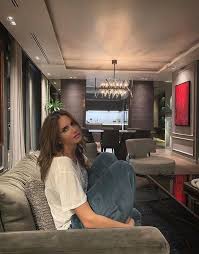 Kazaz, makyajsız halini instagram hesabından paylaştı. Onlari Hic Boyle Gormediniz Unlulerin Ev Halleri Foto Galerisi 16 Resim