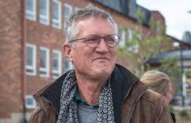 Han konstaterade att dödsfallen var spridda under en lång period bakåt i tiden. Anders Tegnell Slar Fast Att Antikroppar Ger Immunitet Antikroppstester Kommer Att Inforas I Hela Landet Feber Samhalle