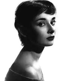 Ah Yes Short Bangs Are Classy Audrey Hepburn Photos Audrey Hepburn Images Audrey Hepburn Bangs