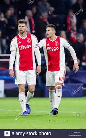 Official afc ajax twitter account. Ajax Amsterdam Fc Bayern Munchen Fussball Saison 2018 2019 Champions League Johan Cruijff Arena 09 12 2018 Folge 3 3 Ajax Player Klaas Jan Huntelaar L Und Ajax Player Dusan Tadic R Enttauscht Stockfotografie Alamy