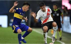 There seems to be a dispute of some sort in the tunnel right before the boca vs river, episode iii: Jrx1xlzjazomem