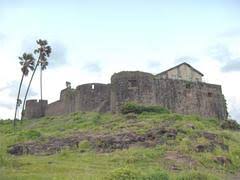 Visiting Sewri Fort in Mumbai ...