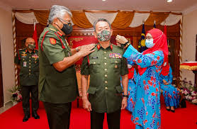 Tanda kepangkatan tentara nasional indonesia angkatan darat adalah daftar tanda pangkat yang digunakan di tentara nasional indonesia angkatan darat hingga saat ini. Pemakaian Pangkat Pegawai Kanan Td Berita Tentera Darat Malaysia