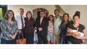 Irm&atilde; Dennis e irm&atilde; Browning experienciam um &lsquo;caloroso e  aco