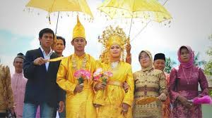 Baju akad nikah adat melayu. 6 Jenis Pakaian Adat Riau Filosofi Dan Penjelasanya Guratgarut