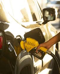 Fim de subvenção à gasolina depende de cenário externo, diz Durigan
