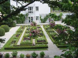 In southern germany, the benedictine weihenstephan abbey, founded 725, established the oldest still operating brewery in the world (1040). Pin Auf Tuinidee