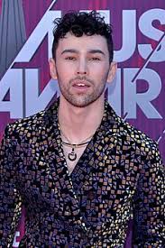 Buy 1 get 1 free + extra 10% off on ₹2499. Max Schneider Wikipedia
