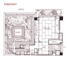 The japanese have their modern design ideas deeply connected to the traditional architecture, where wood, big screens and decorative but minimal designs where the most prominent. S Img 05 K Gif 520 470 Traditional Japanese House Japanese House Japanese Home Design