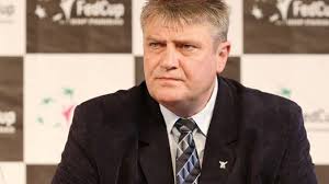 Kaderka nabídne svou rezignaci. S Fléglem zůstávají ve vazbě.