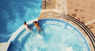 Les Piscines Naturistes A Arnaoutchot Naturisme Tv